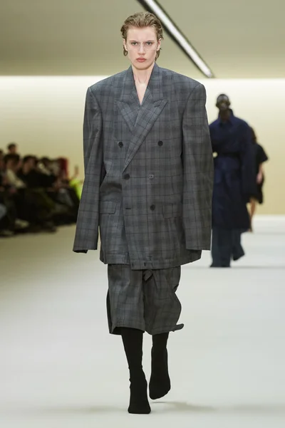 Look 11
